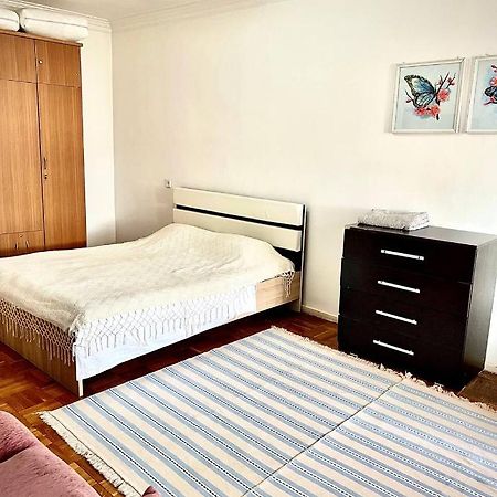 Cozy 2 Rooms Apartment In The Center, Free Wifi 두샨베 외부 사진